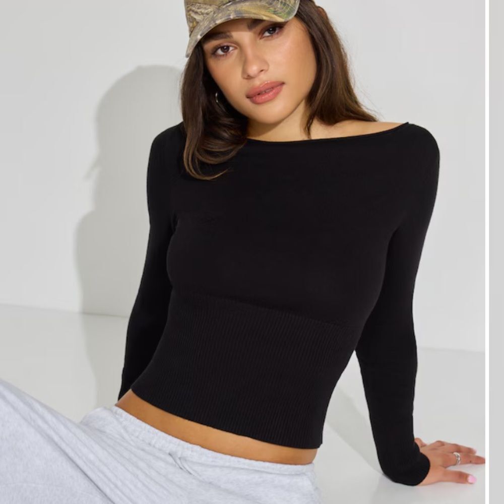 Urban outfitters long sleeve cropped Black Ribbed Top size large